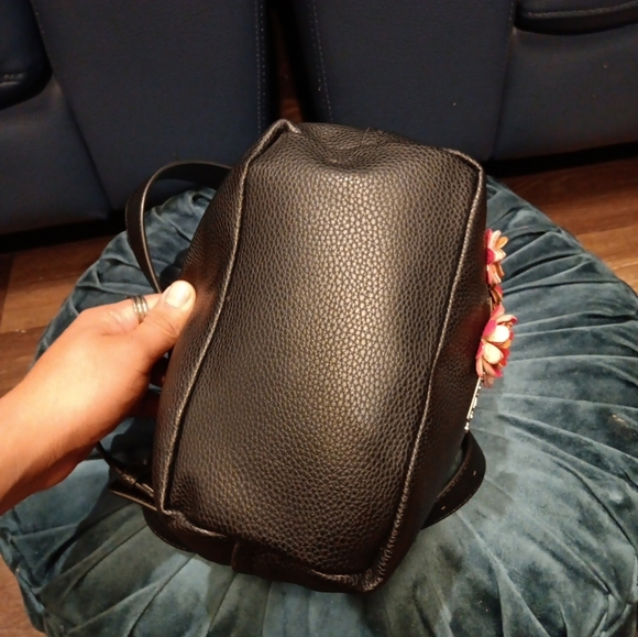 Guess Crossbody Bag And Handbag Black Leather With Pink Flower Embroidered - Picture 5 of 7